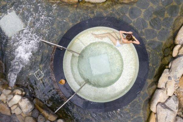 Onsen - nghệ thuật tắm để sống lâu, sống khỏe và đẹp hơn mỗi ngày